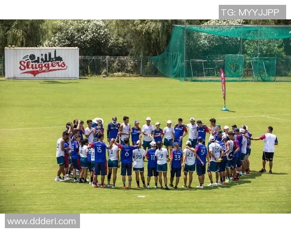 武汉飞盘队创下飞盘耐力新高引发热议全城欢庆 武汉飞盘队创下飞盘耐力新高引发热议全城欢庆