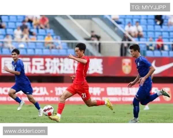 中国国足力克韩国队以一球小胜展现强大实力和团队精神